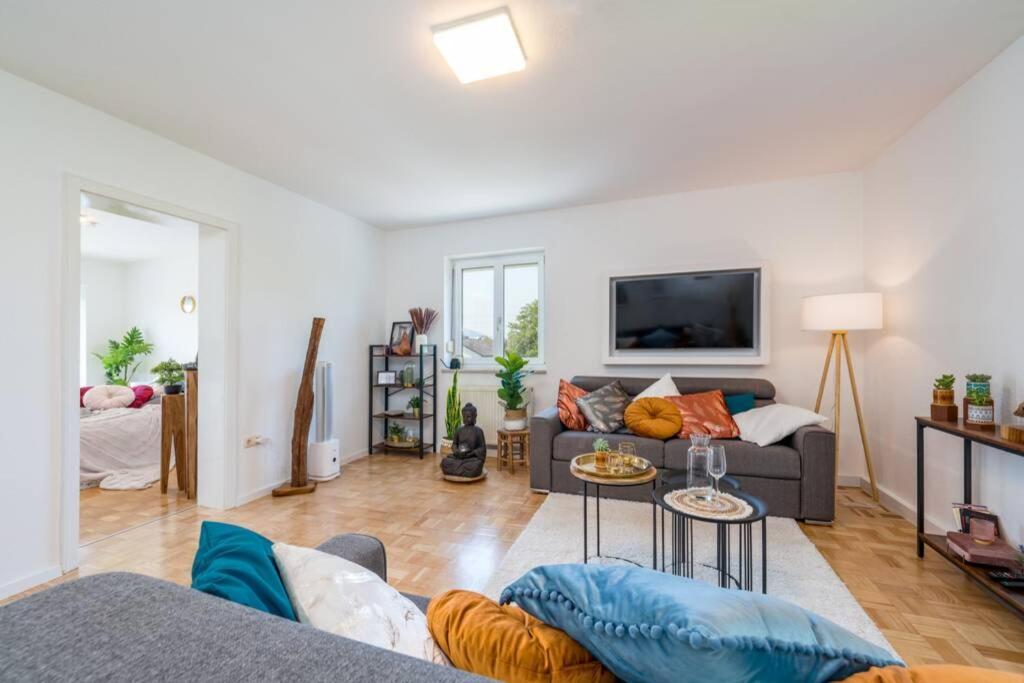 Eg Rechts -Wunderschone 80M² Grosse 3-Zimmer City Wohnung Nahe Salzburg Freilassing Exteriör bild